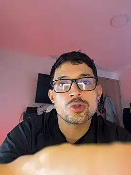 XXX chat uživo modela TroyeKnight