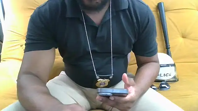 Chat XXX ao vivo de POLICEOFFICERTONY