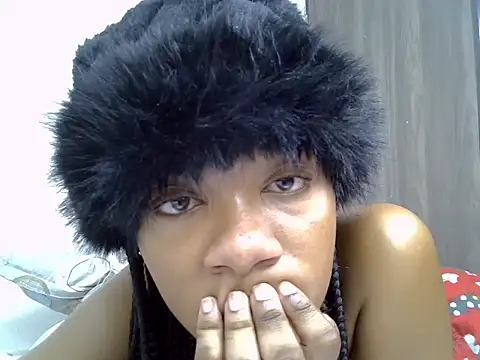 Sexycarinah_ live XXX chat
