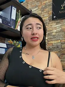_Sarah-Office1's Live XXX Chat