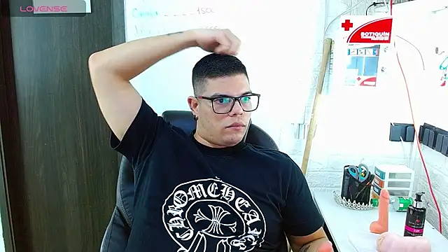 Realjoel01 élő XXX-chatje