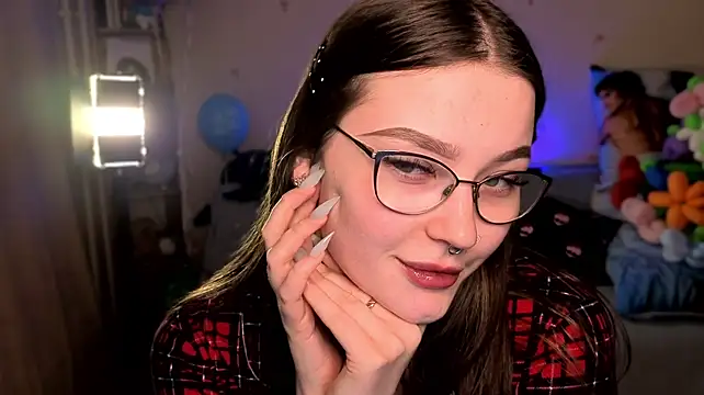 milliedoll Adlı Modelin Canlı XXX Sohbeti
