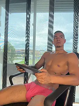 Chat +18 de willclayy ao vivo