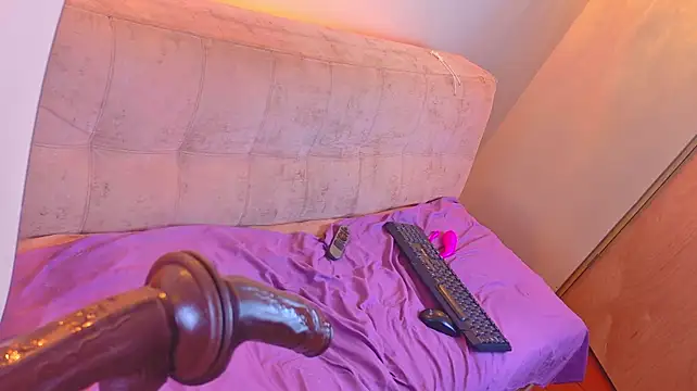 BELLA_TENTATION_CR's Live XXX Chat