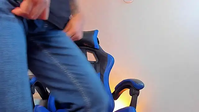 ALPHA_MASTER1 – Naživo XXX chat