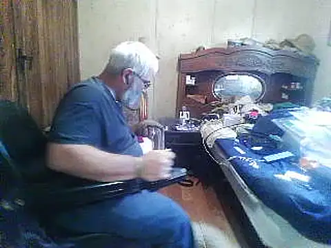 hearseguy77 élő XXX-chatje