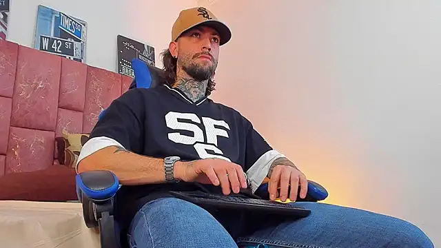 ALPHA_MASTER1 élő XXX-chatje