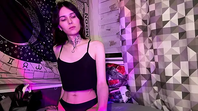 Chat +18 de SweetFemBoyy ao vivo