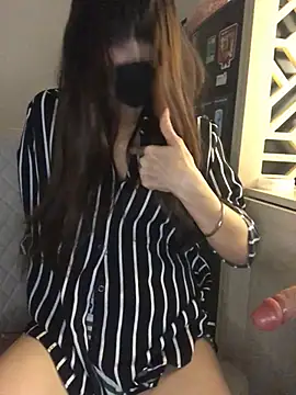 Writhing_First Live XXX-chat