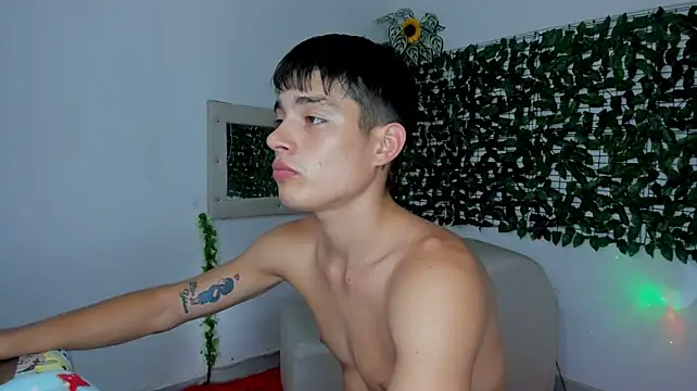 The_beby_guy Adlı Modelin Canlı XXX Sohbeti