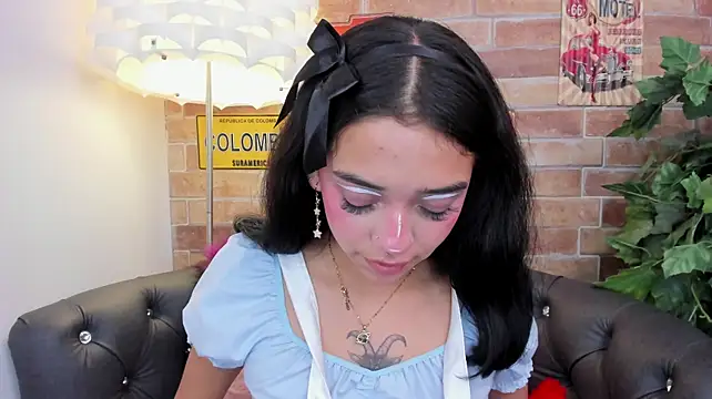 Chat +18 de foxy_hannah ao vivo