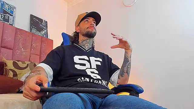 ALPHA_MASTER1 élő XXX-chatje