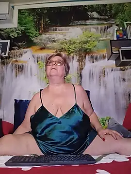 QueenPammy1 XXX чат на живо