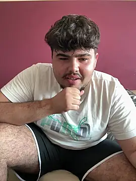 Yannick04 Adlı Modelin Canlı XXX Sohbeti