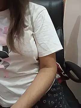 צ'אט XXX בשידור חי של Tanha18