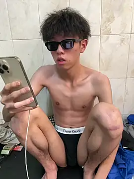 YT_11 即時 XXX 聊天