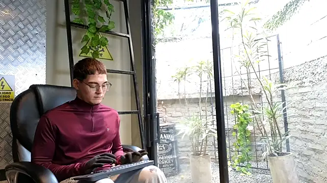 ThiagoFox Chat XXX live