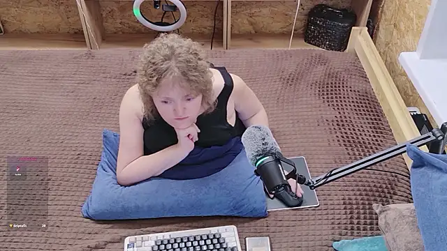 XXX chat uživo modela MiniNatalie