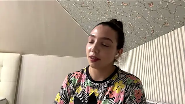 Онлайн чат XXX NidaRollman