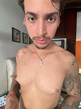 KAIRUIZ live XXX chat