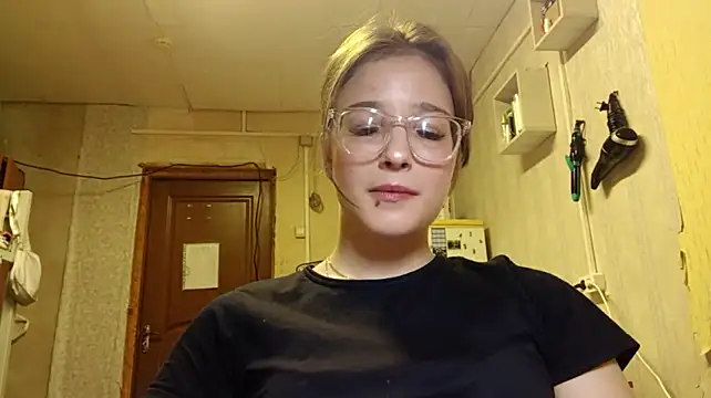 millywo Chat XXX live