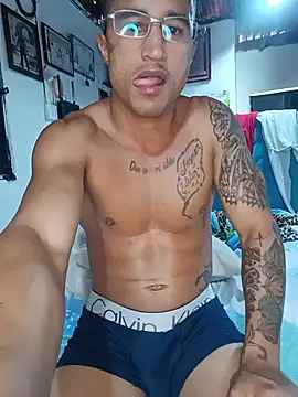 Chatroom XXX en direct de Fitneehot