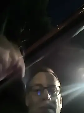 Homeless_hunter: διαδικτυακό σόου στην κάμερα
