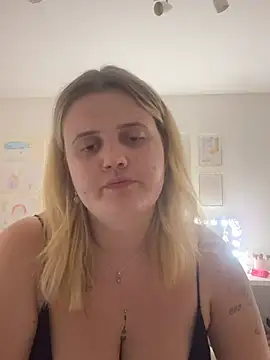 Chat +18 de HotGirl01_ ao vivo