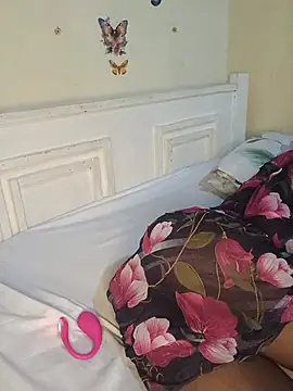 Živý XXX chat PetiEbonyGoddess
