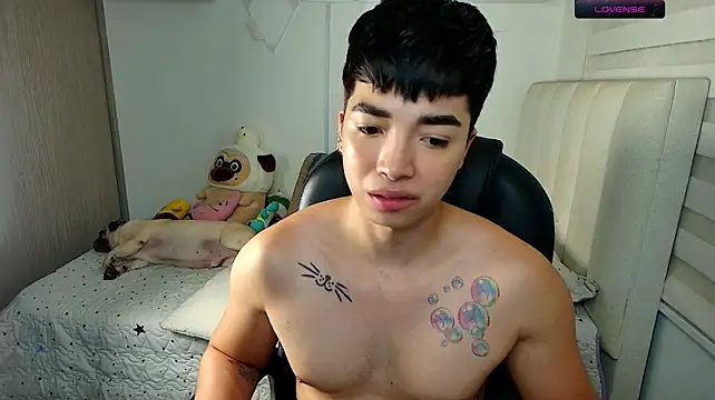 santy7v7 Adlı Modelin Canlı XXX Sohbeti