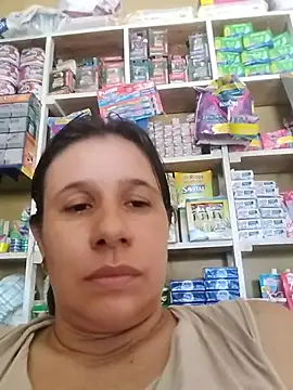 MIA-LARIOS' Live XXX Chat