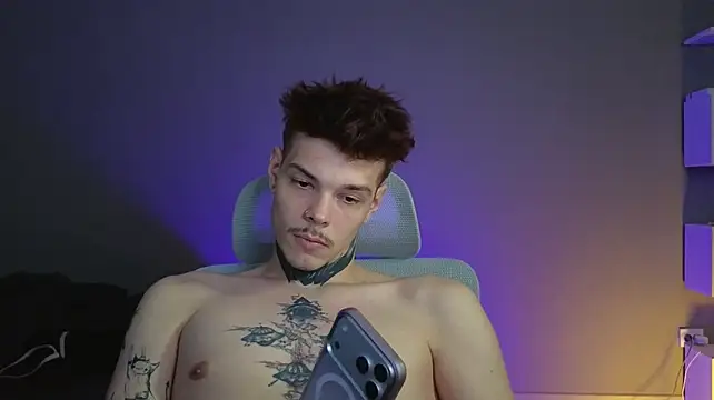 DENIS_HERE élő XXX-chatje