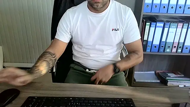 Živý XXX chat Evasionee
