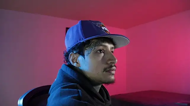 trieone Live XXX-chat