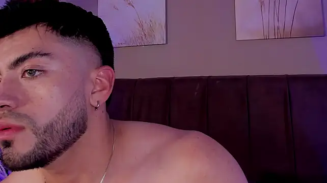 Alexander_Diazz Adlı Modelin Canlı XXX Sohbeti