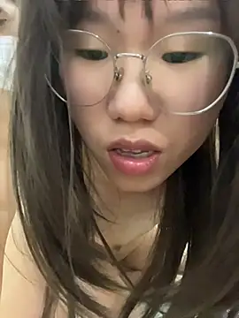 SunnyMist000 Adlı Modelin Canlı XXX Sohbeti