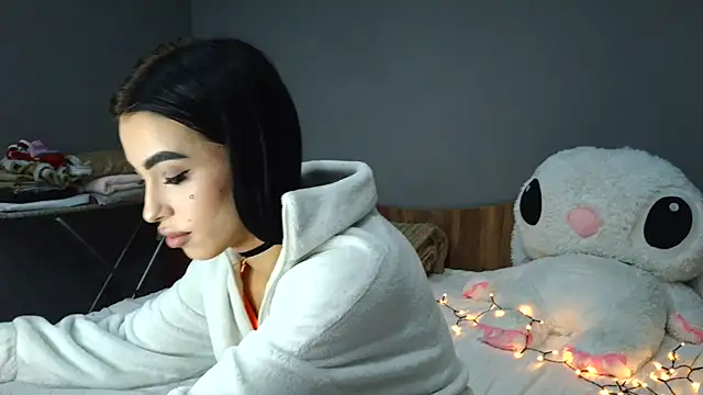 Vlada_One Chat XXX live