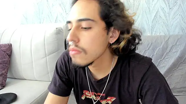 Edward_51 live XXX chat