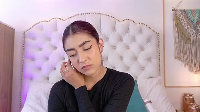 AriaStonne's Live XXX Chat