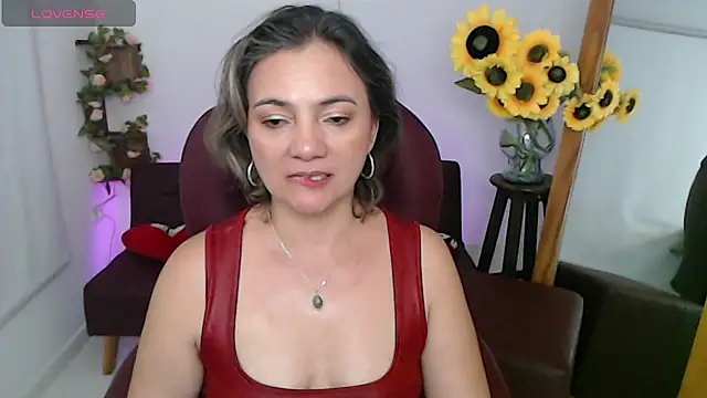 ana_milf Adlı Modelin Canlı XXX Sohbeti