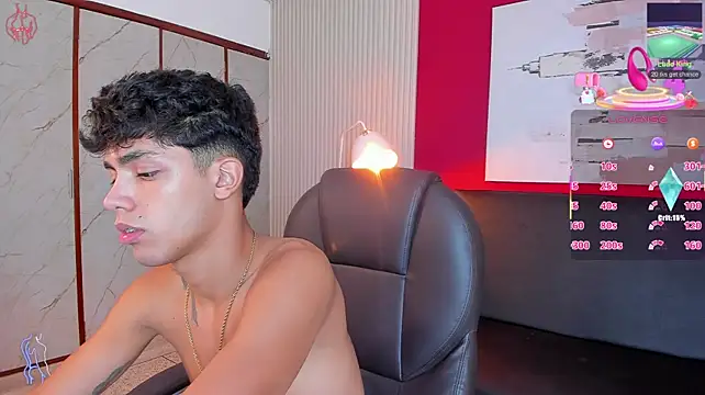 Naughty_BoyW élő XXX-chatje