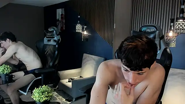 צ'אט XXX בשידור חי של TheGhostforeeonss