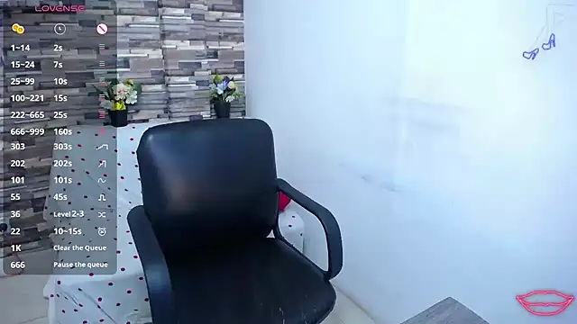 miaboobss' Live XXX Chat