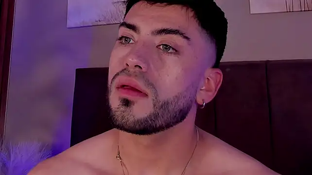 Chat +18 de Alexander_Diazz ao vivo