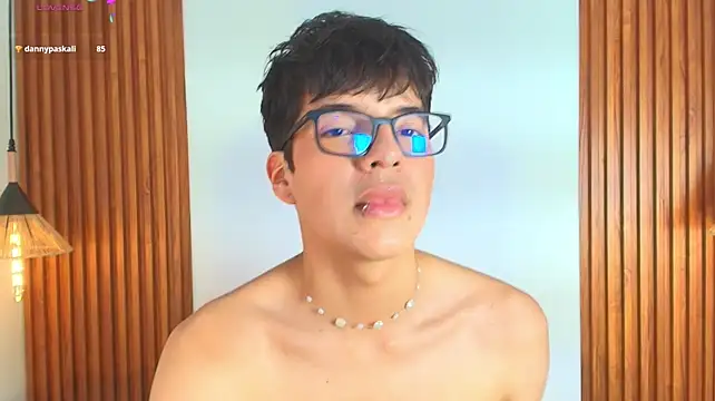 Milo_Wolff Chat XXX live
