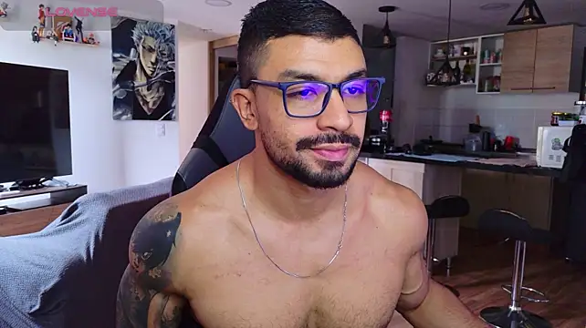 XXX chat uživo modela Michael_Diamond