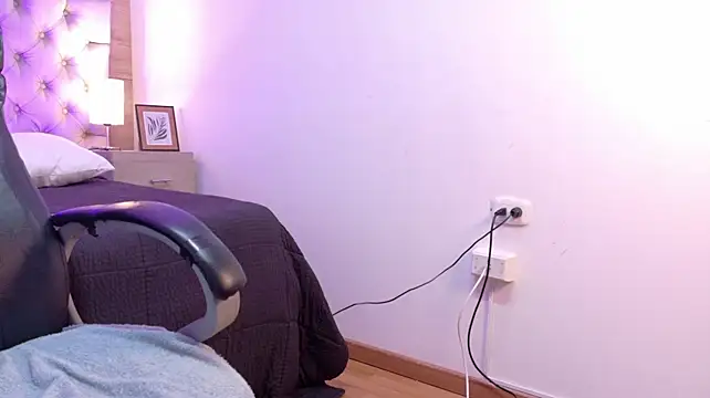 Chat +18 de Izui_Pierce ao vivo