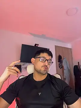 TroyeKnight Chat XXX live