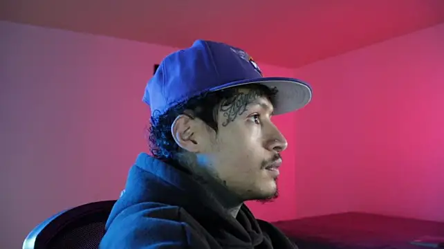 trieone Live XXX Chat