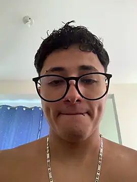 Adonibaskerville4's Live XXX Chat
